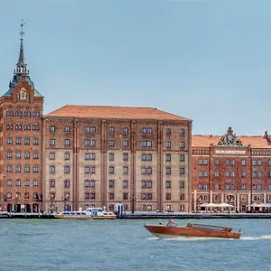 ***** Otel Hilton Molino Stucky İtalya